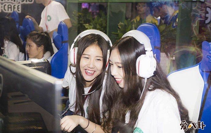 游戏女玩家这么多男玩家有机会了
