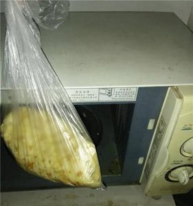​塑料能进微波炉,塑料能不能放进微波炉加热