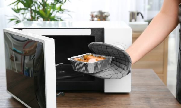 塑料能进微波炉,塑料能不能放进微波炉加热图4