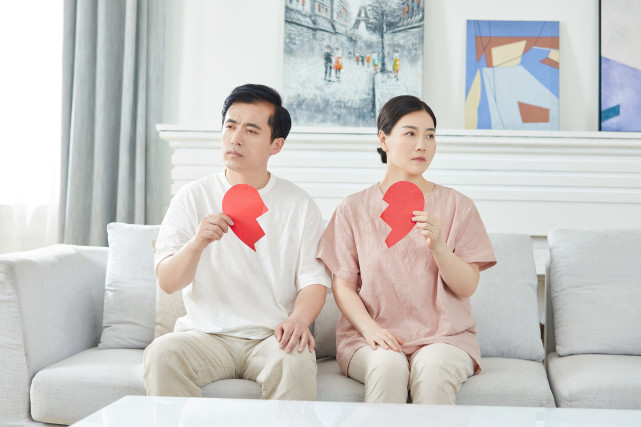 夫妻相处太累了想离婚（跟老公无法沟通很累很想离婚）(图2)