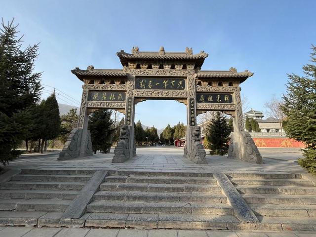 嵩山少林寺官网（武侠梦照进现实的地方）(2)