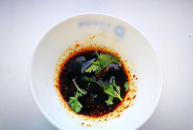 吃饺子蘸生抽还是老抽，饺子蘸料是生抽还是老抽？图10