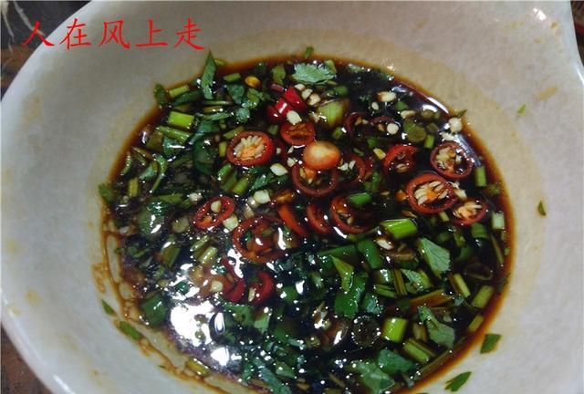吃饺子蘸生抽还是老抽，饺子蘸料是生抽还是老抽？图5