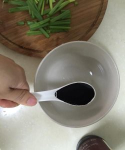 ​吃饺子蘸生抽还是老抽，饺子蘸料是生抽还是老抽？