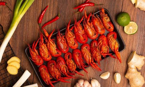 小龙虾冷水煮还是热水煮,自己做龙虾朋友圈发啥图2