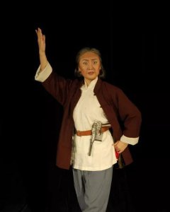 ​《红岩》中甫志高究竟是被双枪老太婆打死的还是华为打死的