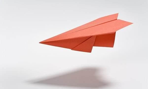 纸飞机 哈气，为什么对纸飞机哈气能飞得更远初中物理简答题？图5