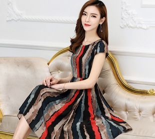 桑蚕丝连衣裙特点：桑蚕丝连衣裙怎么样