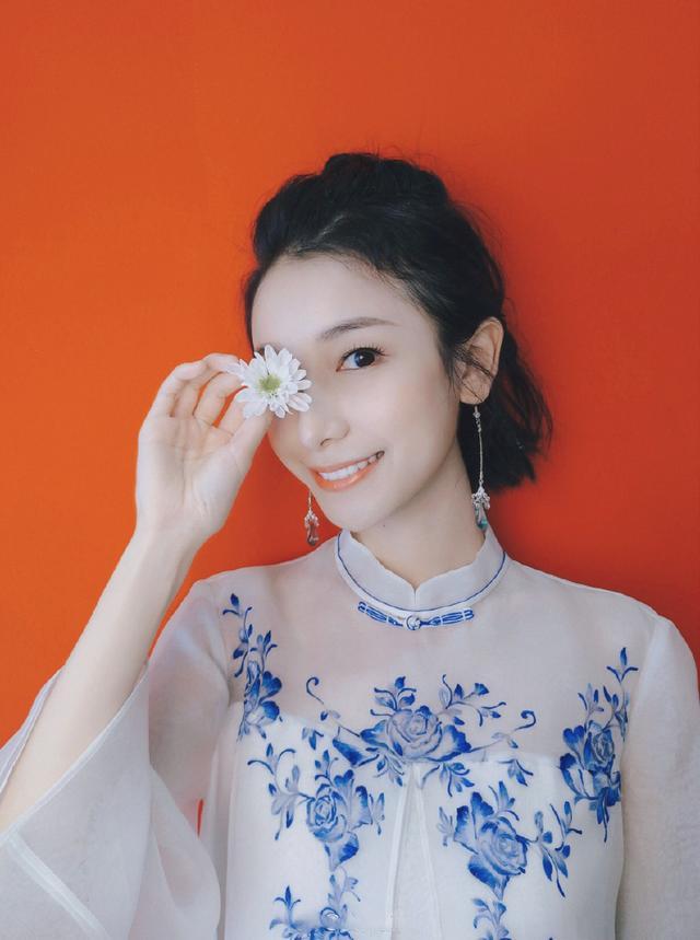 姜梓新最新写真曝光（明玉姜梓新治愈系笑容惹人爱）(5)