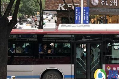 ​公交车为什么一直滴滴滴的响