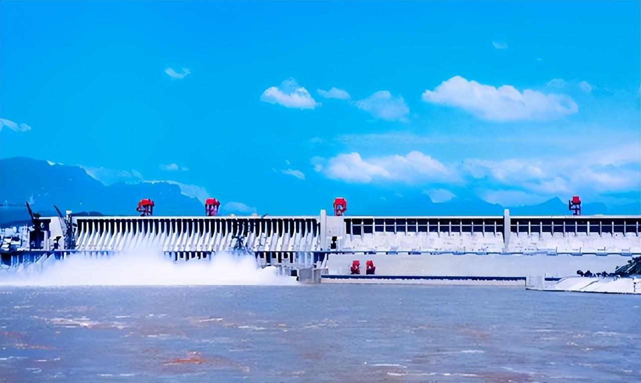 三峡大坝投资多少钱(三峡大坝什么时候建成的)