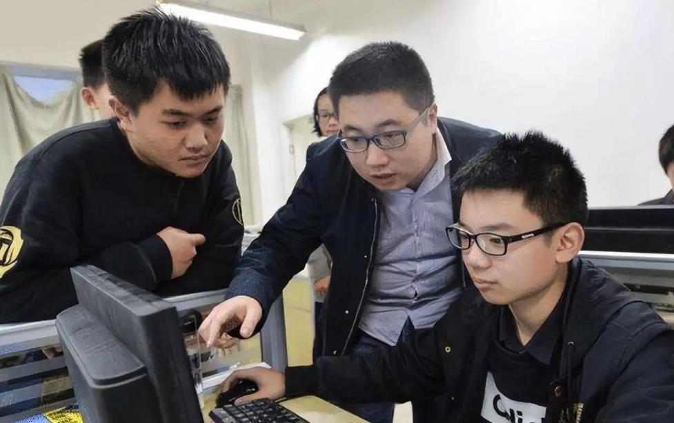 如何判断自己适合文科还是理科（文科理科怎样选比较好）