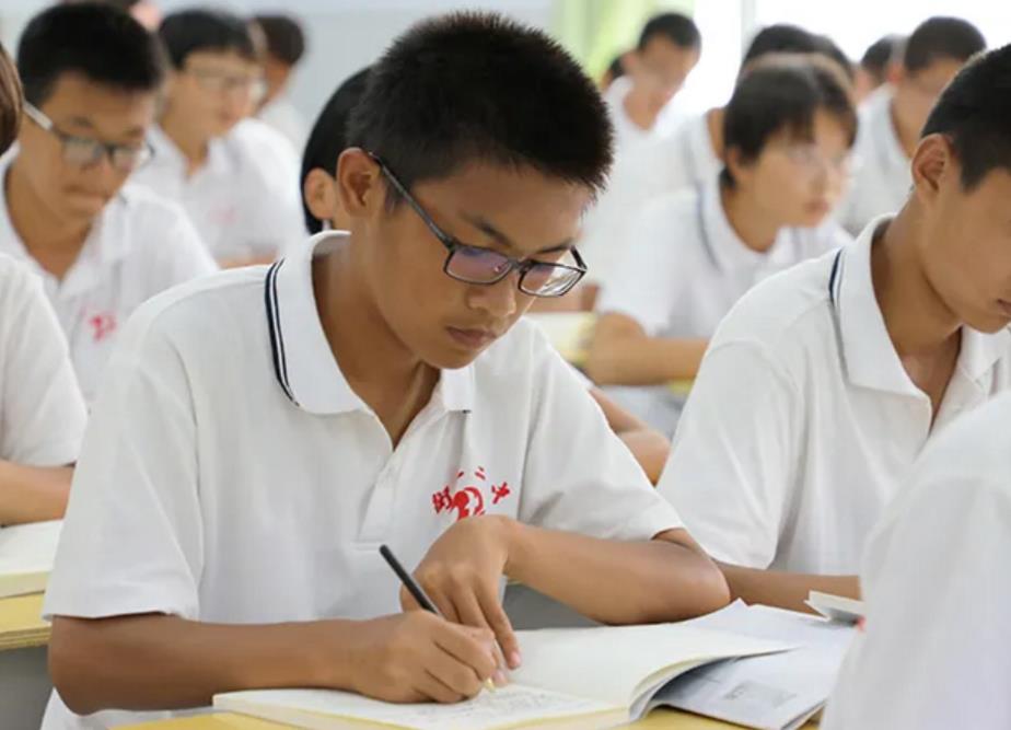 如何判断自己适合文科还是理科（文科理科怎样选比较好）