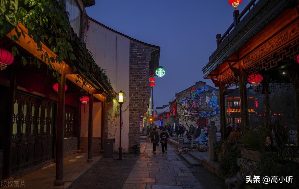 南京小吃街美食街在哪里(南京必去的小吃街)