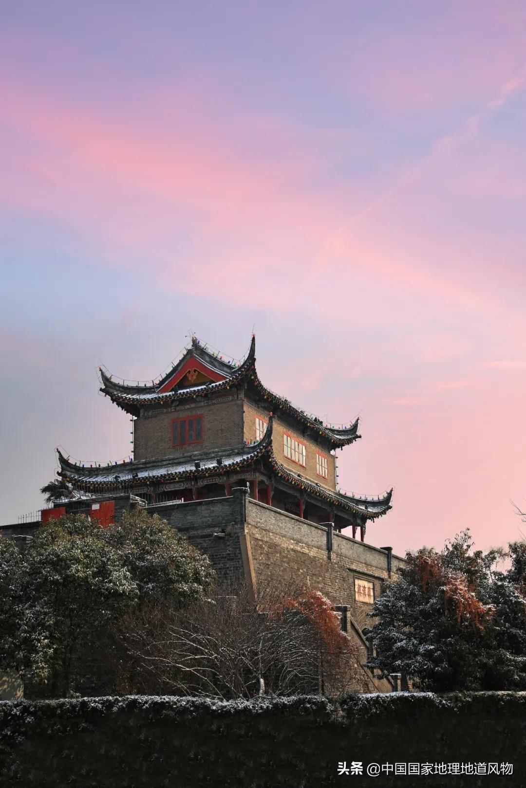 淮扬菜凭什么南北通吃（淮扬菜是哪个地方的菜）(图23)