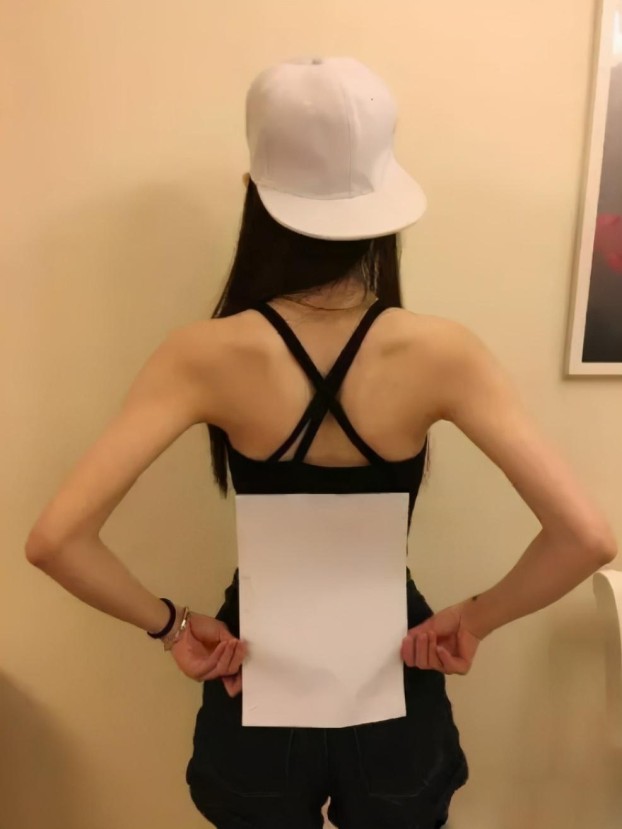 女生a4腰是什么意思，火爆全网的A4腰是很细的身材吗