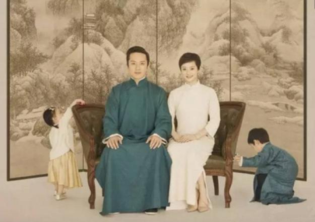 孙俪和邓超婚纱照（孙俪和邓超结婚9周年）(4)