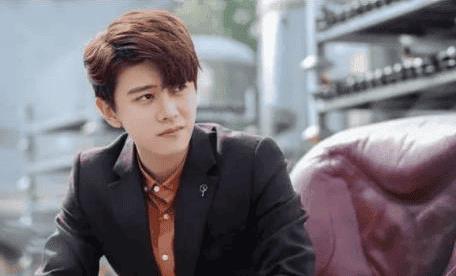 任嘉伦青岛外事服务职业学校（任嘉伦毕业于哪所大学）