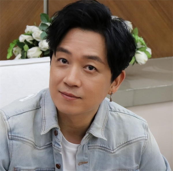 董洁潘粤明到底怎么回事(潘粤明与董洁的故事)