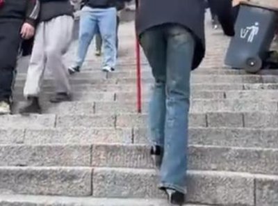​女生穿10公分高跟鞋爬泰山(泰山制服不了脚硬的人)