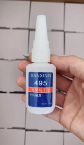 ​鞋底开胶用什么胶粘好(鞋底裂了一条裂缝怎么补)