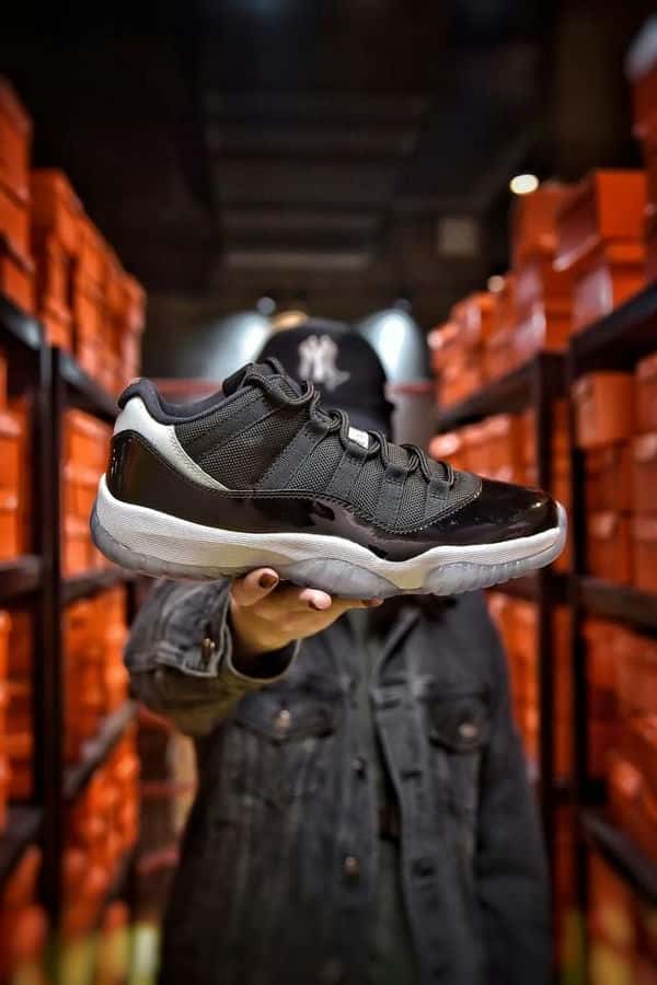 aj11白蛇鞋带系法视频（aj11鞋带系法）