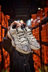 ​aj11白蛇鞋带系法视频（aj11鞋带系法）