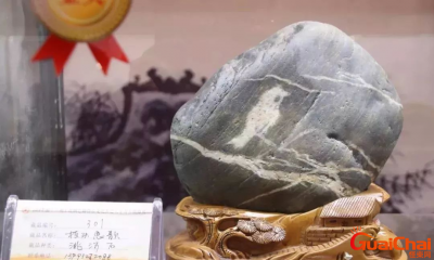 ​兰州惊现陨石引多人挖宝 是真是假？