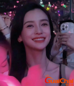 ​万万没想到演戏抠票房毒药没有打倒angelababy，因为去看了一场秀连夜被封杀