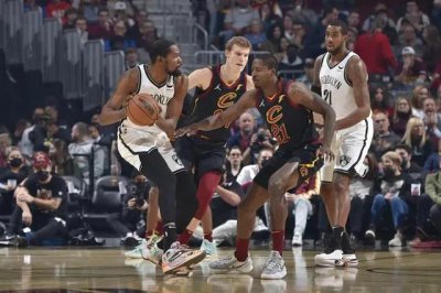 ​NBA季后赛出炉！总决赛预测 : 雄鹿力拼勇士卫冕？