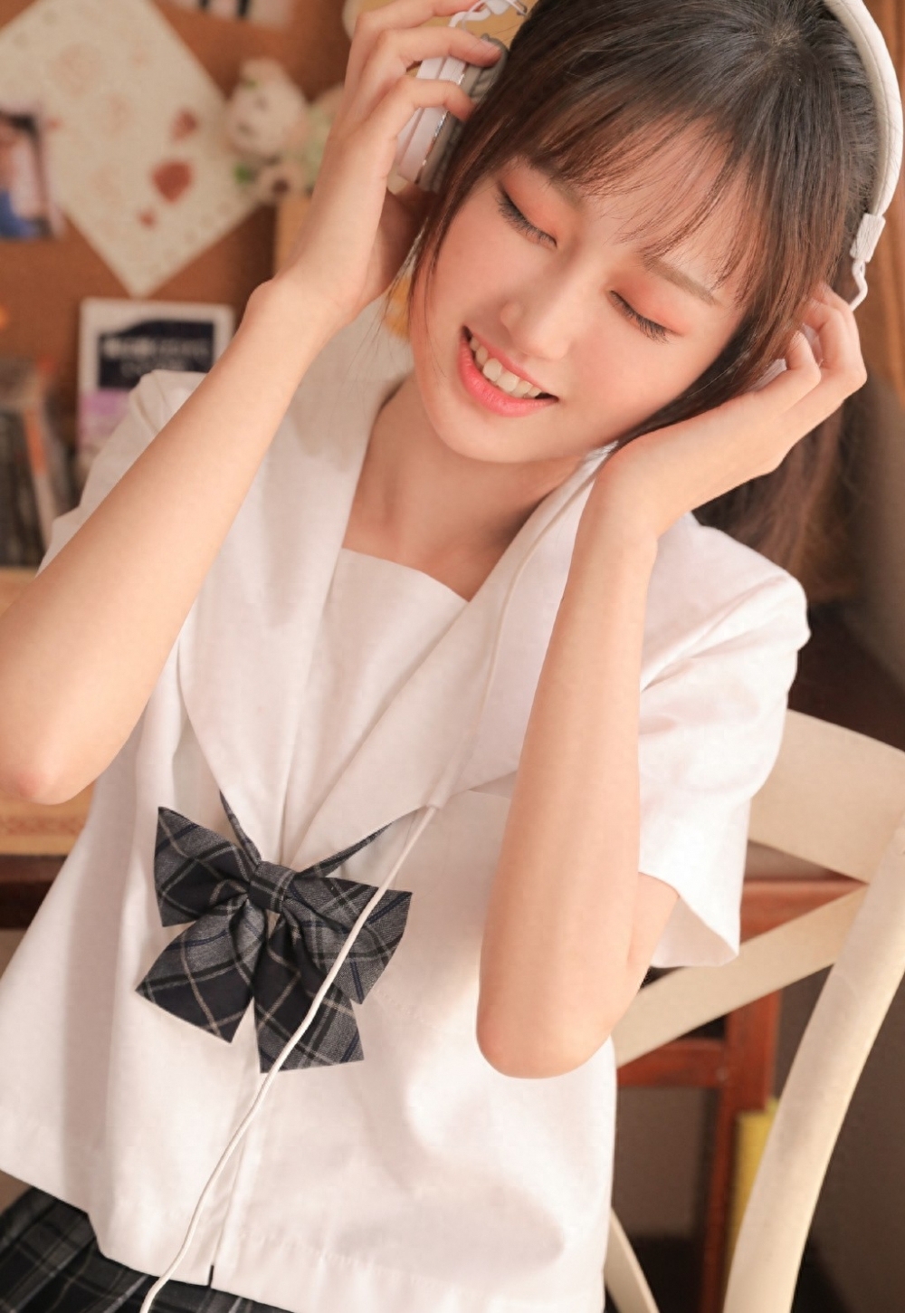 怎么会忽然好想念，怎么会忽然好心酸