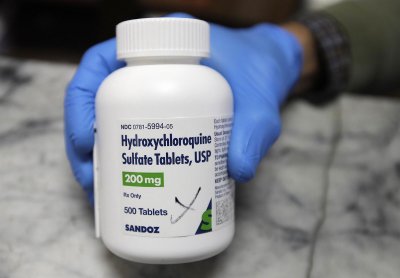 ​特朗普推举抗疫神药羟氯喹 hydroxychloroquine  女子服用后死