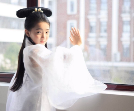 IMTA国际达人全球少年组舞蹈达人冠军陶奕希写真，天生的美人胚子