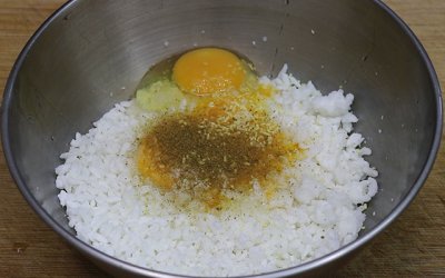 ​米饭炸锅巴的做法分享给你，金黄酥脆，咬一口嘎嘣脆，越嚼越香