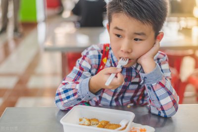 ​小儿厌食怎么办最有效（儿童偏食厌食怎么办？教你3个方法，轻松解决）