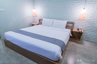 ​酒店床上一条长条布有什么用途（你知道酒店床上都放一条长布条是干什么的吗）
