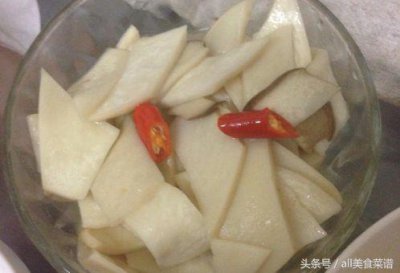​鸡腿菇怎么炒最好吃素炒？