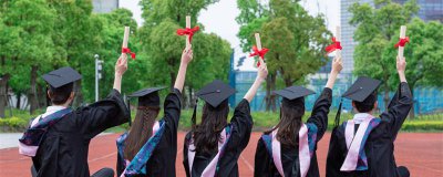​班主任鉴定评语 班主任鉴定评语大学生50字