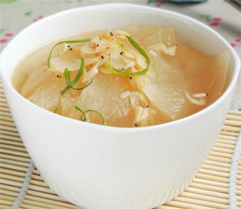 ​炖排骨冬瓜汤的家常做法[冬瓜排骨汤怎样炖]