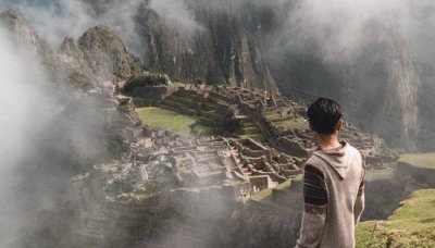 ​爬山涉水和跋山涉水是不是都是成语 爬山涉水的意思和道理