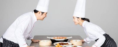 ​厨师为啥戴高帽 厨师为什么要带高高的帽子