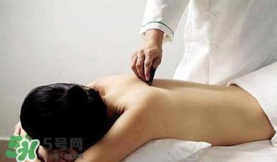 ​刮痧能治颈椎病吗？颈椎病刮痧正确图片
