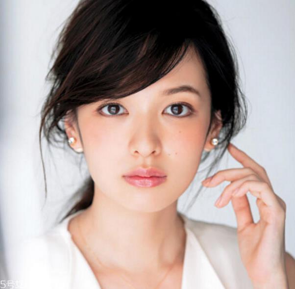 森绘梨佳妆容教程 森绘梨佳妆容特点