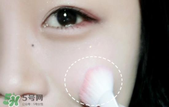 粉色桃花妆画法步骤 桃花妆画法步骤