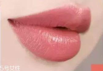素颜适合什么颜色口红？增添气色又显白