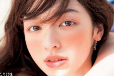 ​怎么画新年妆 打造秋冬吸睛小仙女新年妆