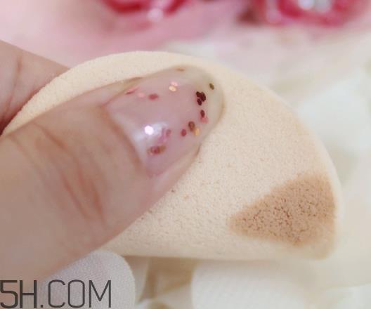 玫珂菲彩妆师挚爱粉饼怎么样_产品评测
