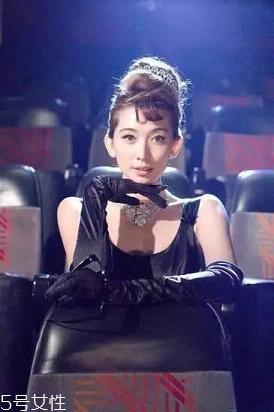 奥黛丽赫本妆容怎么画教程 时代经典复古妆容