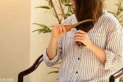 ​女人梳头发有什么好处 改善发质有哪些小技巧