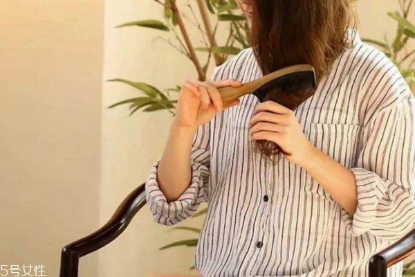 女人梳头发有什么好处 改善发质有哪些小技巧